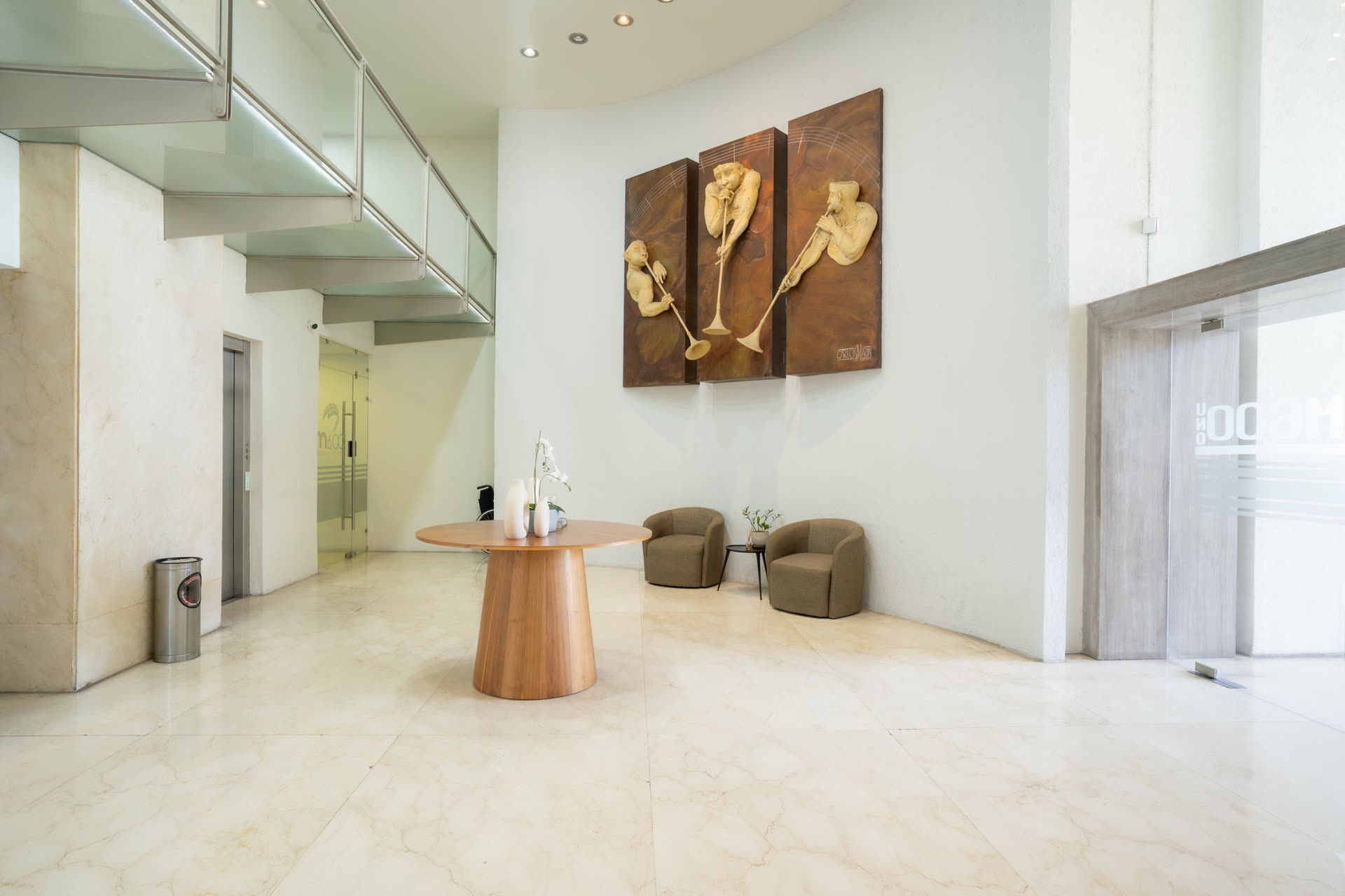 Área común de espera en el lobby